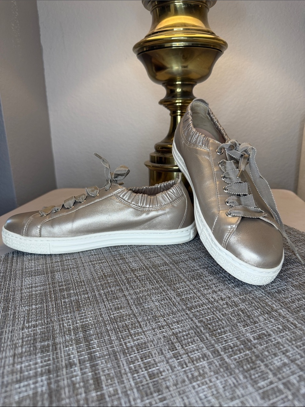 Suzy Sneaker AGL